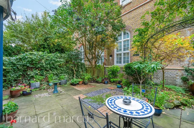 Becklow Road, London, photo 1