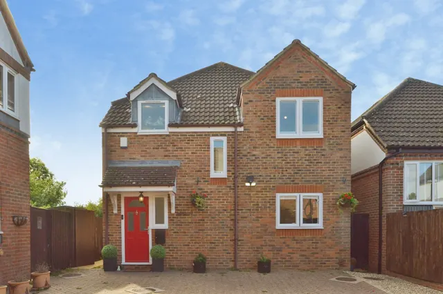 Taverner Close, Old Farm Park, Milton Keynes, photo 1