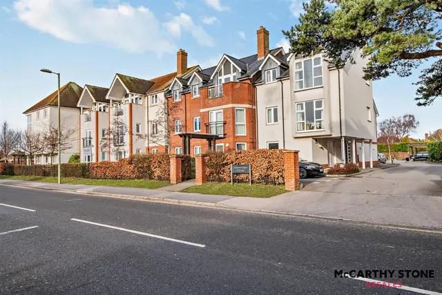 Avenue Road, Lymington, SO41, photo 1