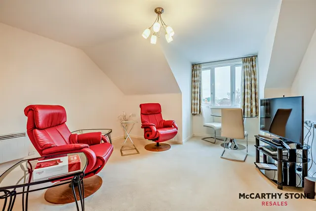 Avenue Road, Lymington, SO41, photo 2