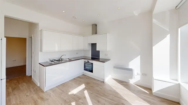Brighton Road, Horsham, West Sussex RH13 5BU, photo 1