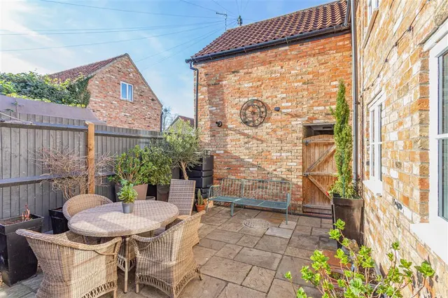 Wisbech Road, Thorney, PE6, photo 2