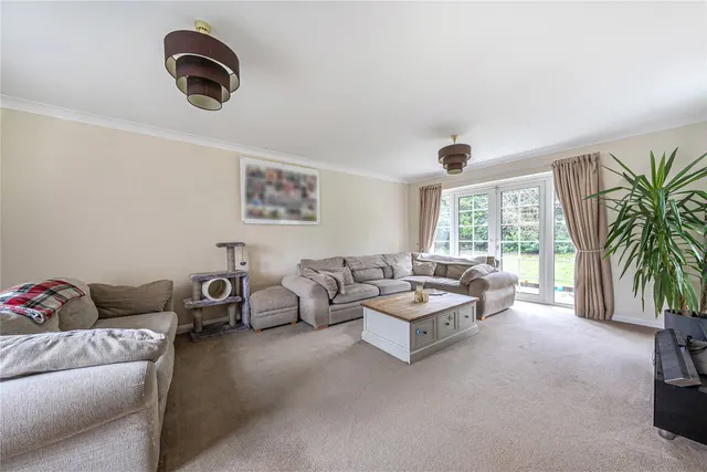 Photo 3 — Rolinsden Way, Keston, BR2