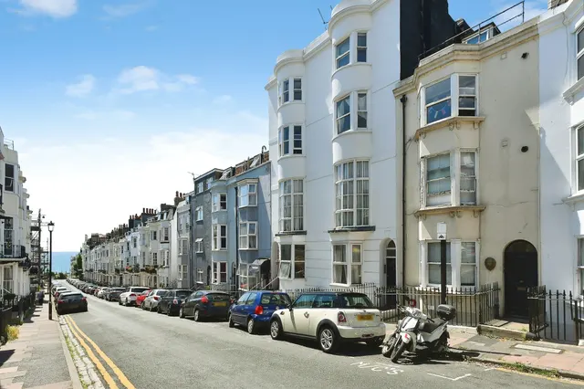 Devonshire Place, Brighton, photo 1
