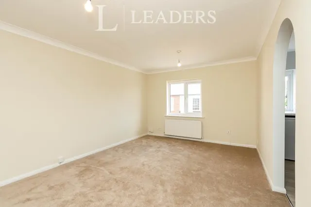 Townsend Lane, Woking, GU22, photo 2