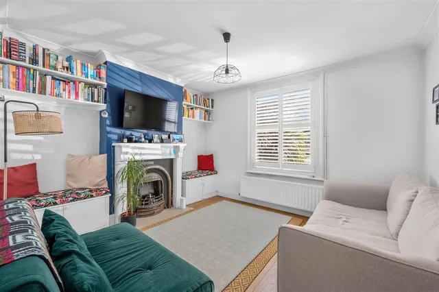 Photo 2 — Elm Road, New Malden KT3 3HB