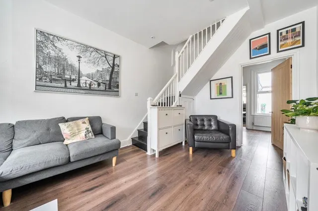 Wilton Road, Redhill, RH1, photo 1