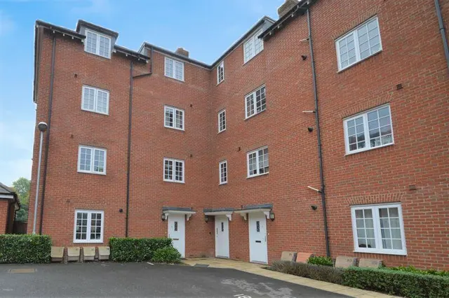 Scarlett Avenue, Wendover, HP22, photo 1