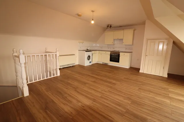 Photo 3 — Trelawney Place, Chafford Hundred