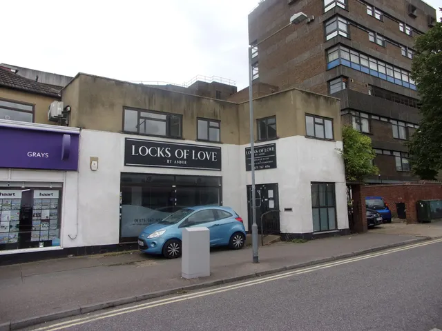Cromwell Road, Grays, RM17, photo 1