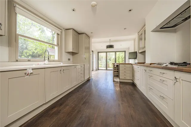 Trinity Road, Wimbledon, photo 3