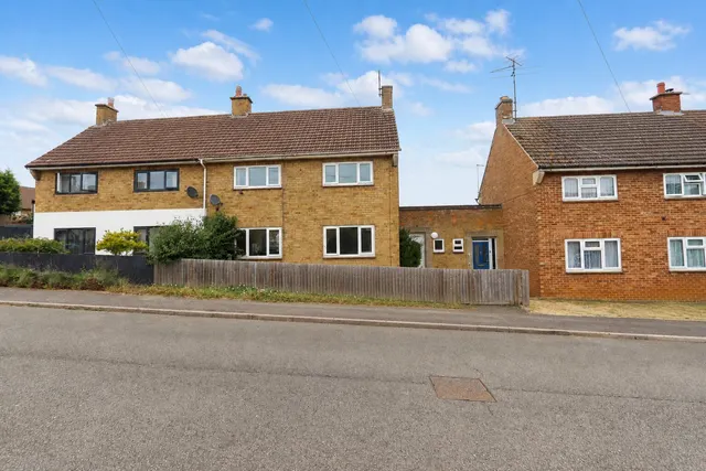 Manor Road, Rothwell, NN14, photo 1