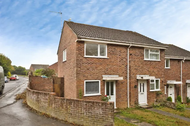 Cavalier Close, Yeovil, photo 1