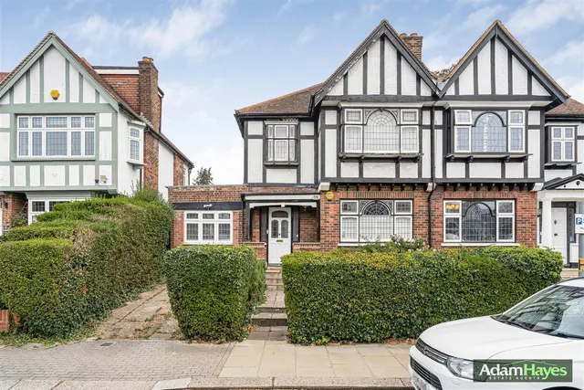 Abbots Gardens, East Finchley, N2, photo 1