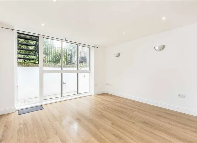 Photo 3 — Drake Road, Brockley, SE4