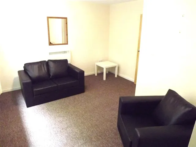 Photo 3 — Park Avenue, Gosforth, Newcastle upon Tyne, Tyne and Wear, NE3