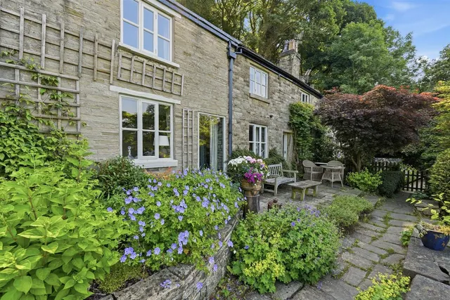 Cheshire View, Kerridge, photo 1