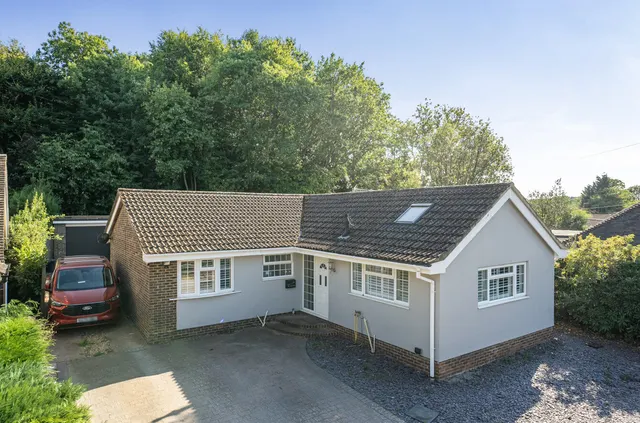 Storrington, RH20, photo 1