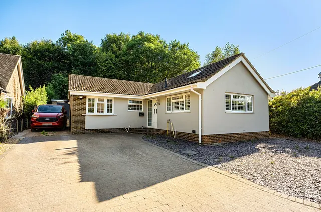 Storrington, RH20 3HL, photo 1