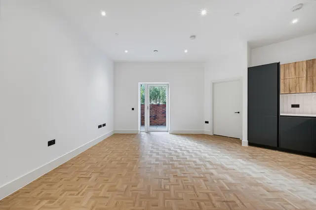 Folgate Apartments, One Clapham, SW11, photo 1