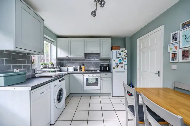 Photo 2 — Avocet Close, Hucknall, Nottingham, Nottinghamshire, NG15