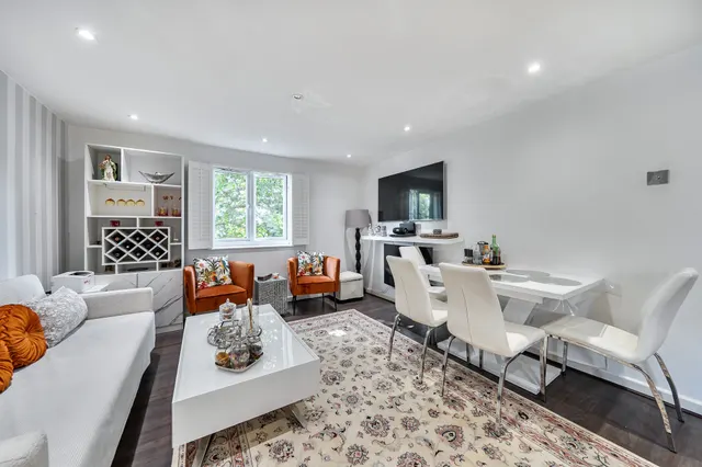 Photo 2 — 6 Rambler Court, 7 Swynford Gardens, London