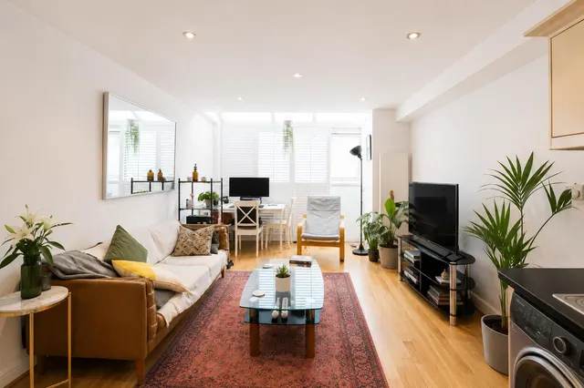 Roman Road, London, E3 5EL, photo 1