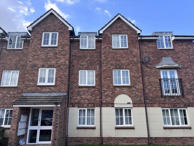 Avro Close, photo 1