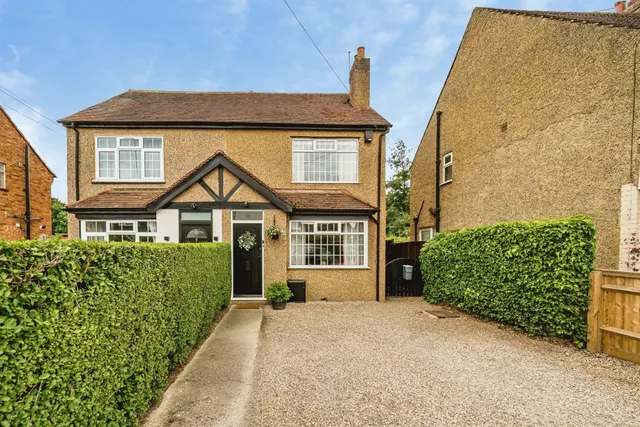 Westfield Road, SLOUGH, photo 1