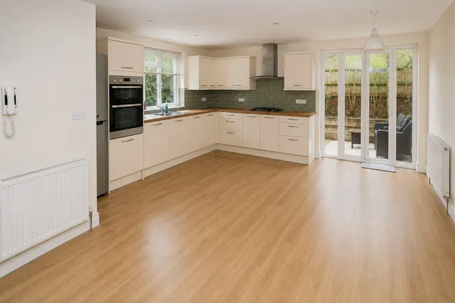 Junction Road, Dorking, RH4, photo 2