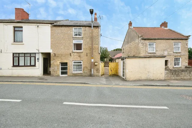 High Street, Braithwell, Rotherham, photo 1