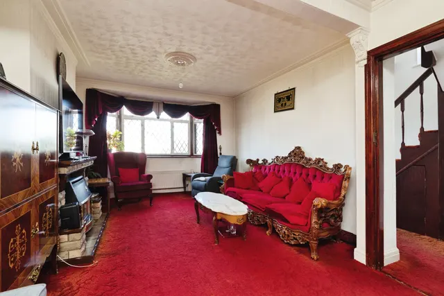 Lansdowne Road, London, E4, photo 1