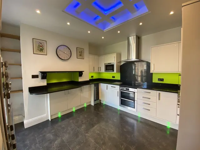 Photo 2 — Cavendish Gardens, Trouville Road, SW4 8QW
