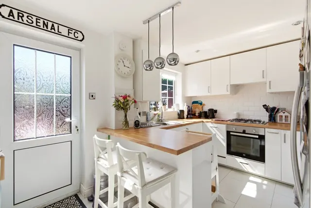 Tennyson Avenue, Houghton Regis, LU5, photo 1