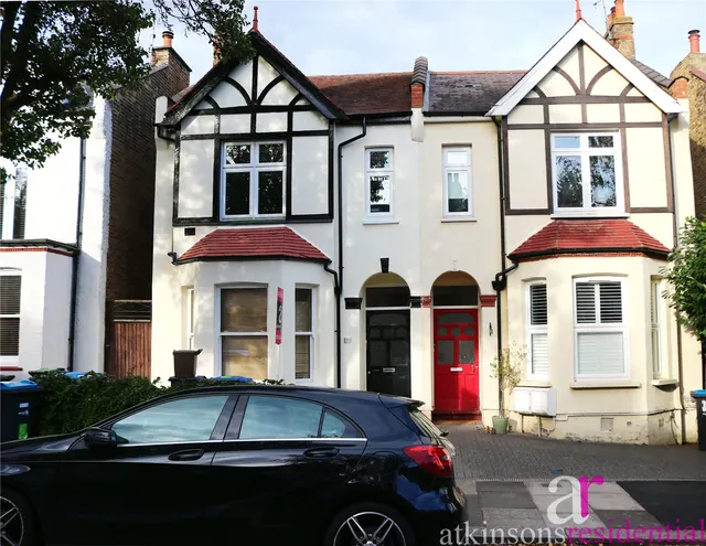 Eaton Park Road, London, N13, photo 1