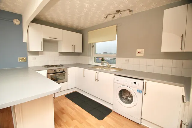 Photo 3 — Oak Road, Abronhill, Cumbernauld, G67 3LJ