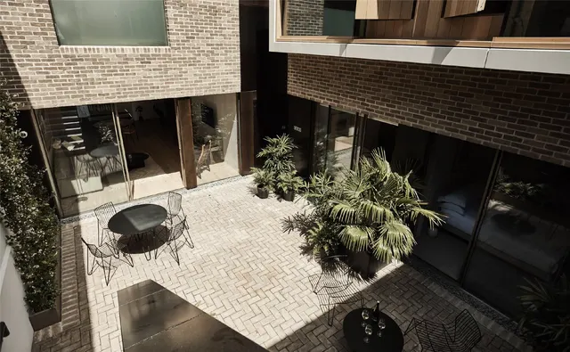 Weymouth Mews, Marylebone, W1G, photo 1