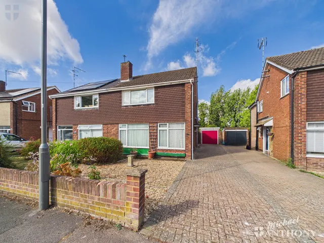 Dover Hedge, Aylesbury, HP21 7AH, photo 1