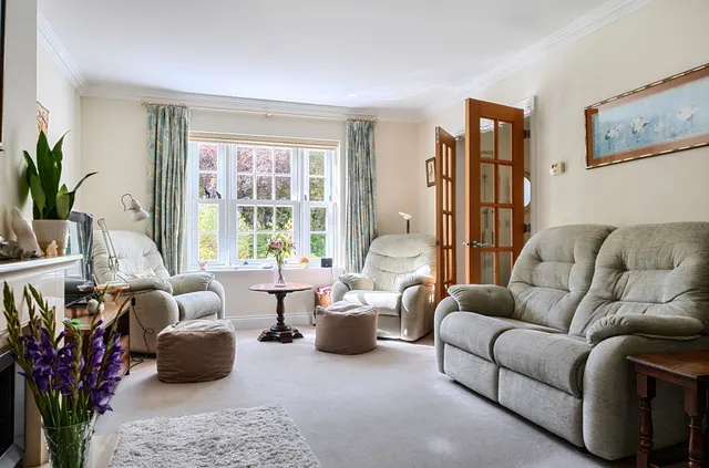 Chantry Hall, Westbourne, PO10, photo 3