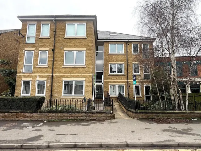 Basi House, Wrotham Road, Gravesend, DA11, photo 1