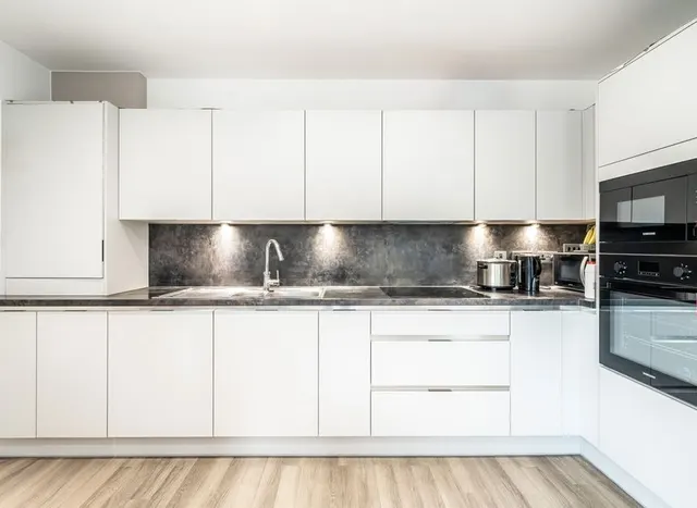 Photo 2 — Selbourne Avenue, Hounslow, TW3