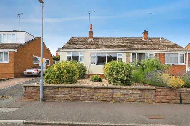 Dunnington Avenue, Kidderminster, photo 1
