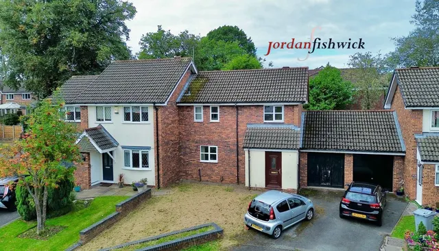 3 bedroom house, Blyth Close, Macclesfield, SK10