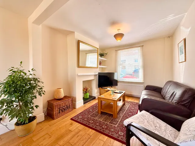 Photo 2 — Cross Street, Swindon, Wiltshire, SN1 3JT