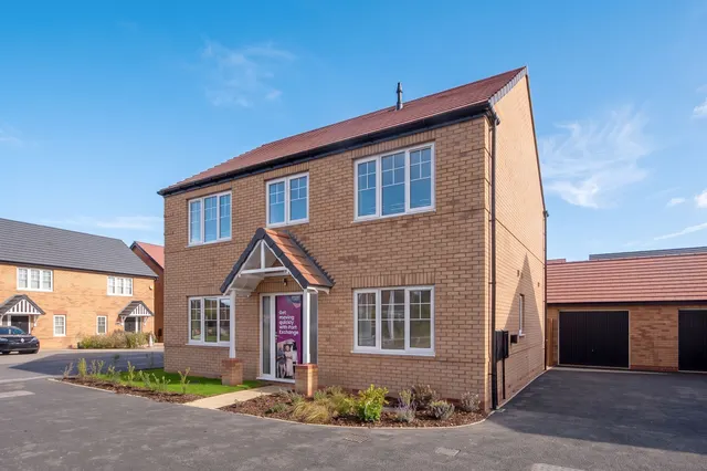 Eyam Close, Kettering, NN14, photo 1