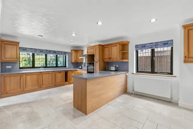 Wendover Road, Stoke Mandeville, HP22, photo 2