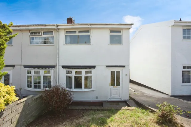 Photo 2 — Meadow Rise, Pontyclun