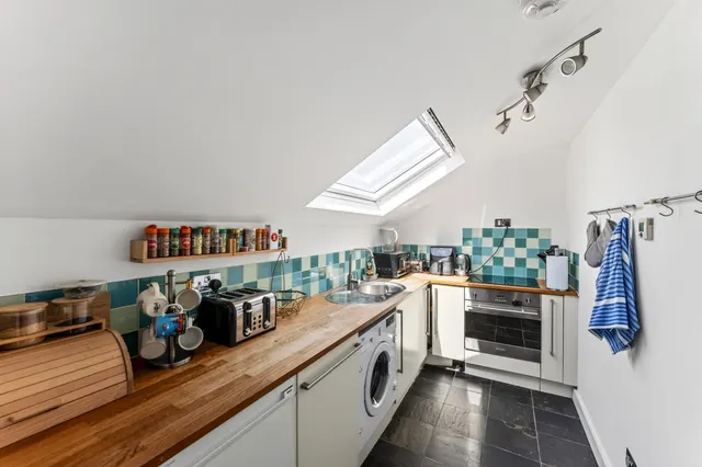 Lilleshall Road, Morden, SM4, photo 3