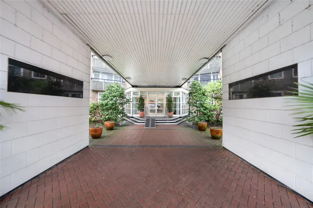 Photo 2 — Stuart Tower, 105 Maida Vale, London, W9