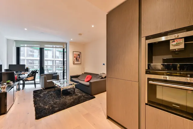 Photo 2 — Flat 32, 3 Riverlight Quay, London